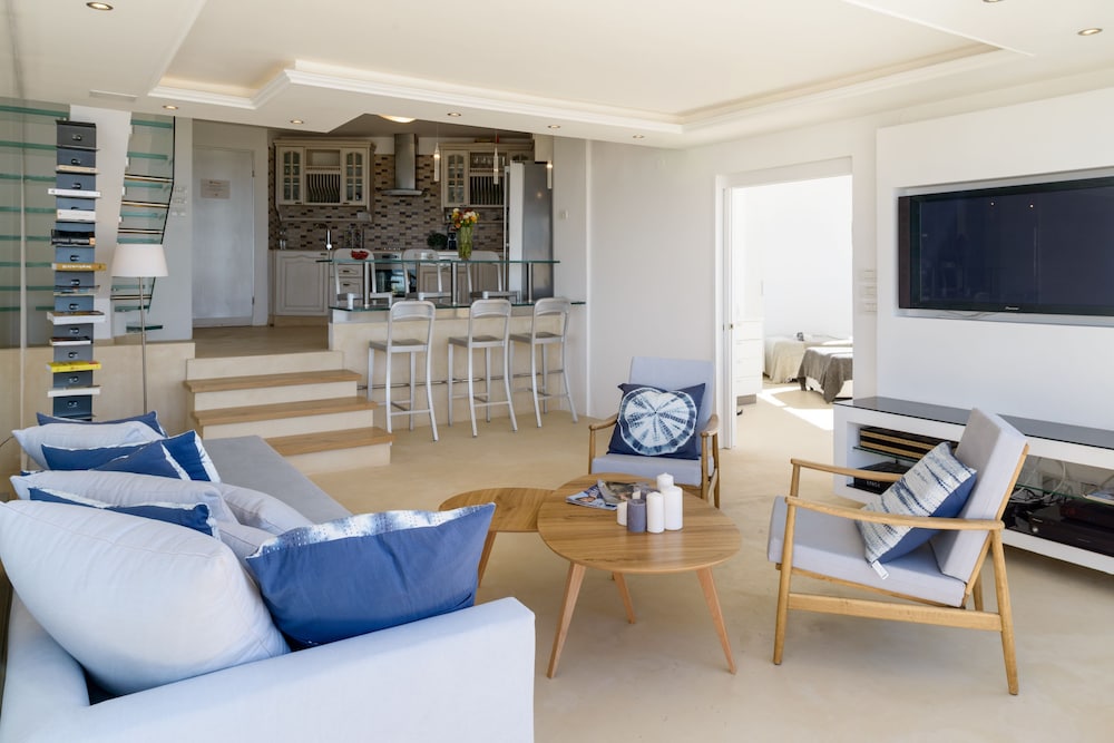 Luxury Apartment, 3 Bedrooms, Sea View photo 1