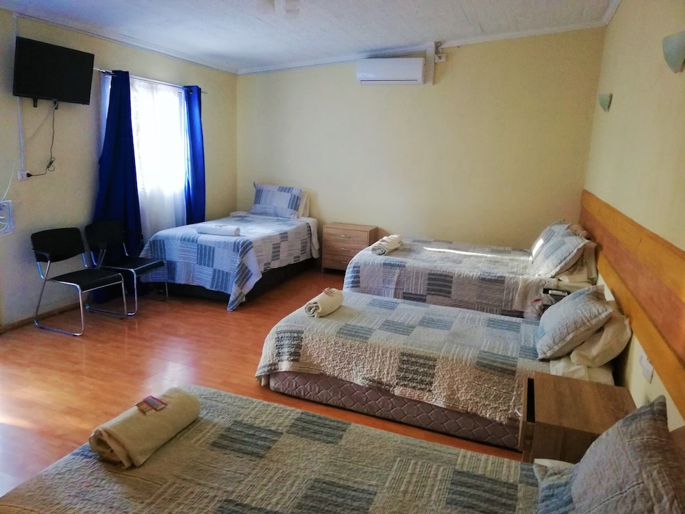 Family Room, Multiple Beds, Non Smoking photo 2