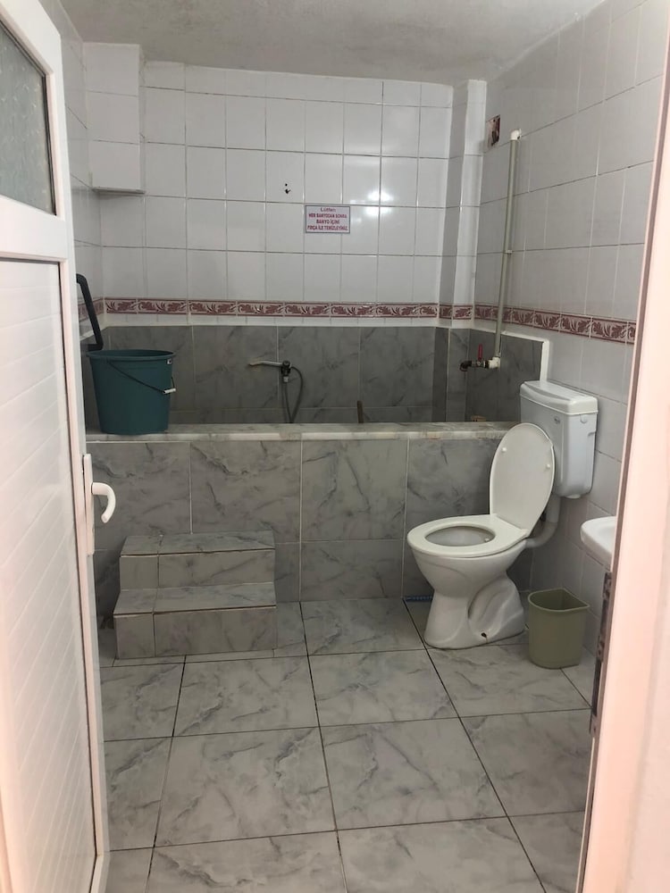 Basic Apartment photo 3