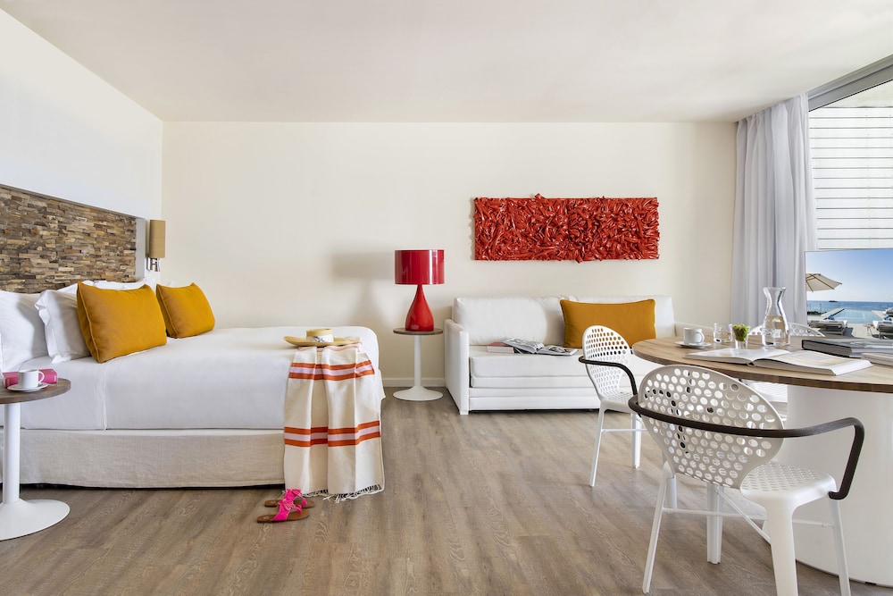 Exclusive ME+ Junior Suite with Private Pool and Sea View - Photo 1