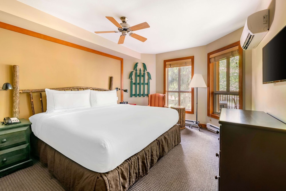 2 Bedroom 2 Kings Premier Suite with Sofabed