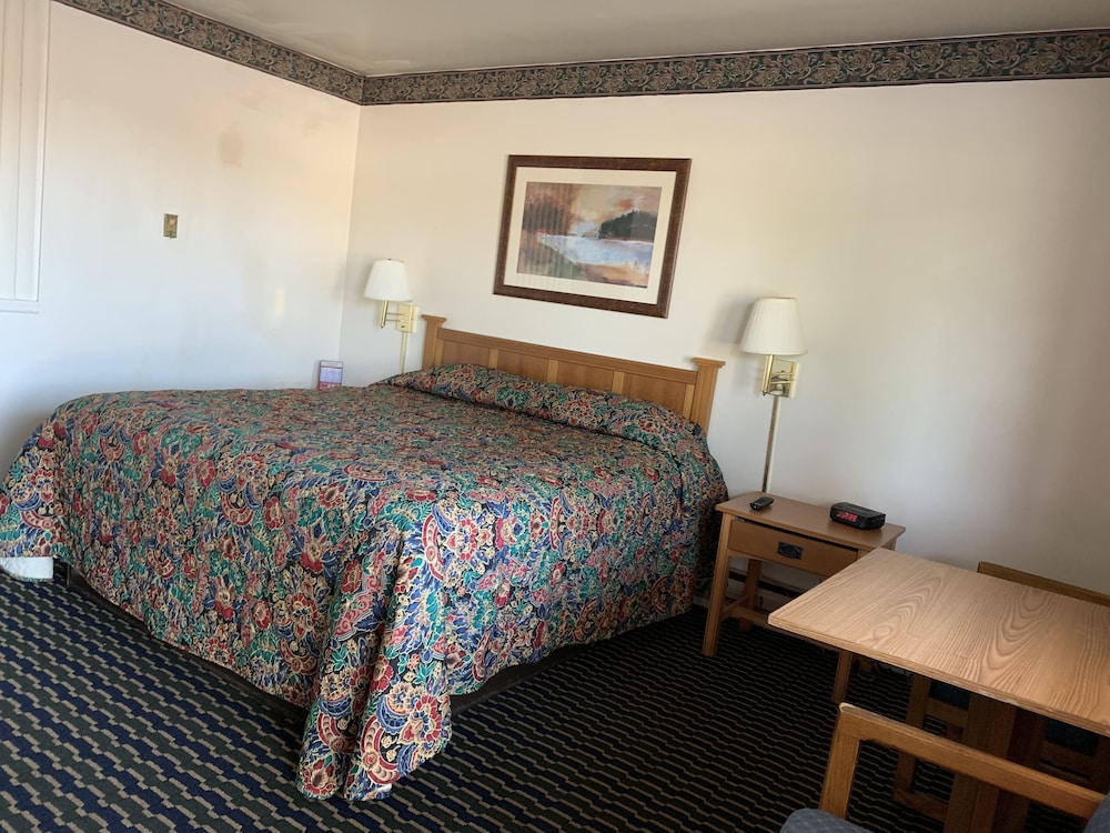 Room, 1 Queen Bed, Jetted Tub photo 3