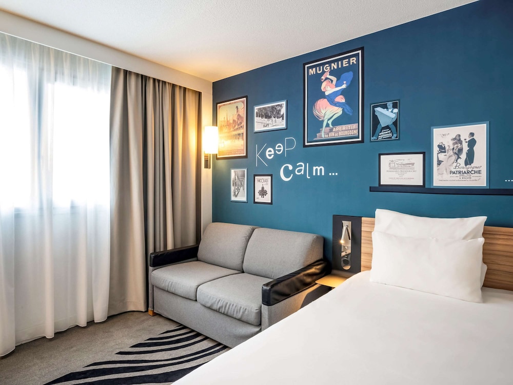 Family Room, Multiple Beds - Photo 3