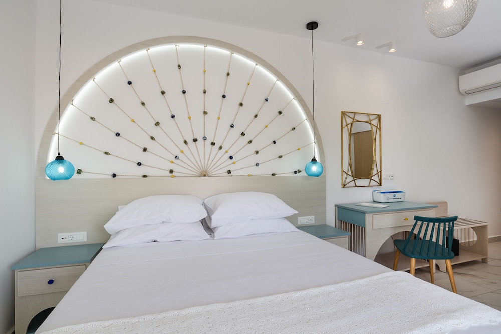 Suite, Private Pool, Sea View photo 2