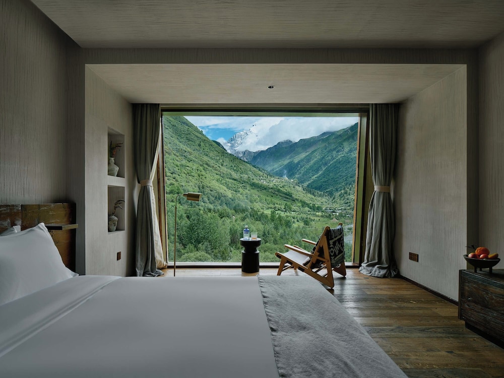 Elite Double Room, Mountain View photo 3