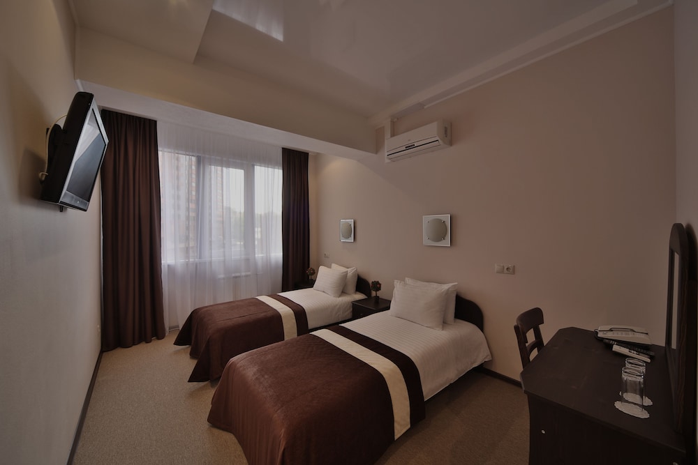 Standard Twin Room photo 2