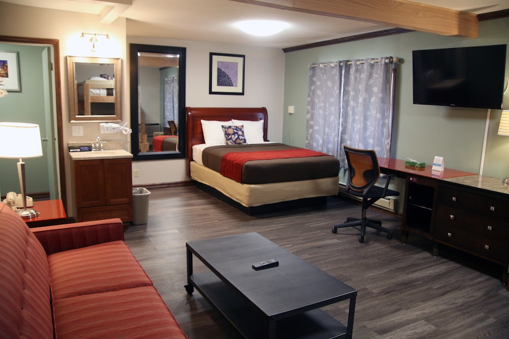 Basic Triple Room, City View photo 2