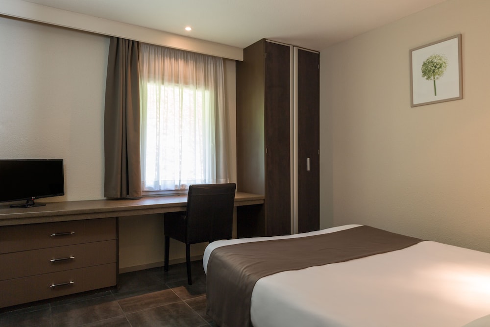 Quadruple Room - Photo 5