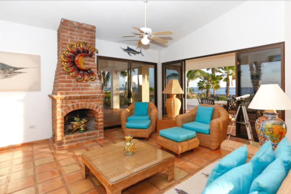 Family Townhome, 4 Bedrooms photo 3