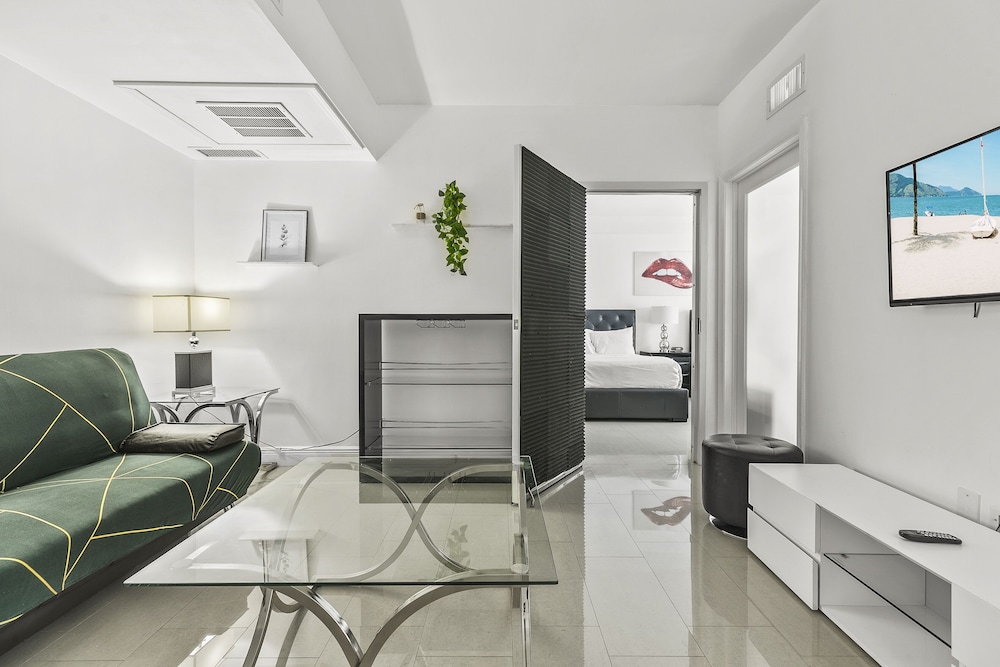 Premium Suite, 2 Bedrooms, 2 Bathrooms