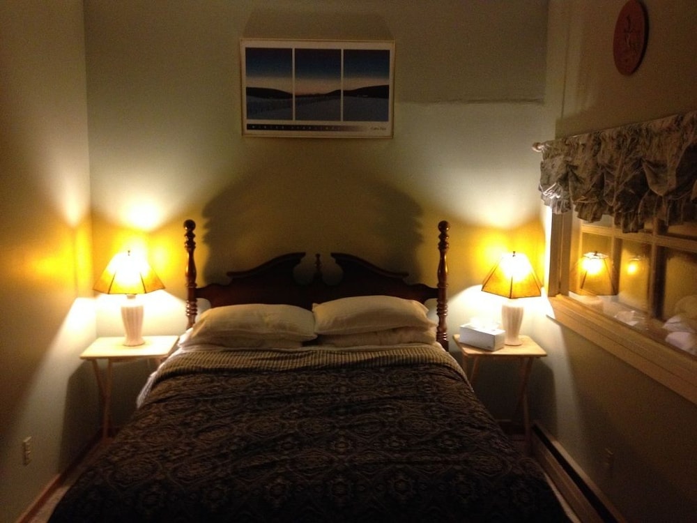 The Nest, 2 Queen Beds and 2 Twin Beds photo 2
