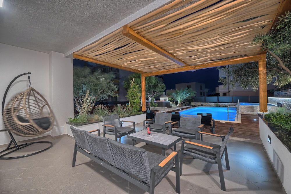 Luxury Apartment, Partial Sea View