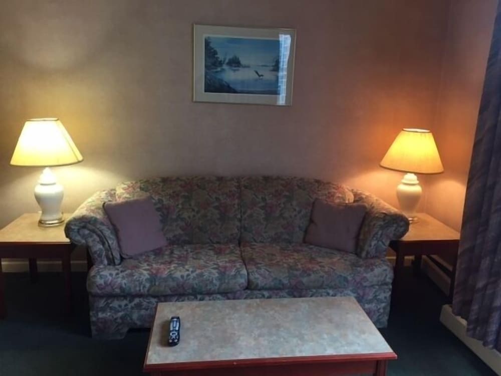 One Bedroom Apartment With Small Balcony photo 3