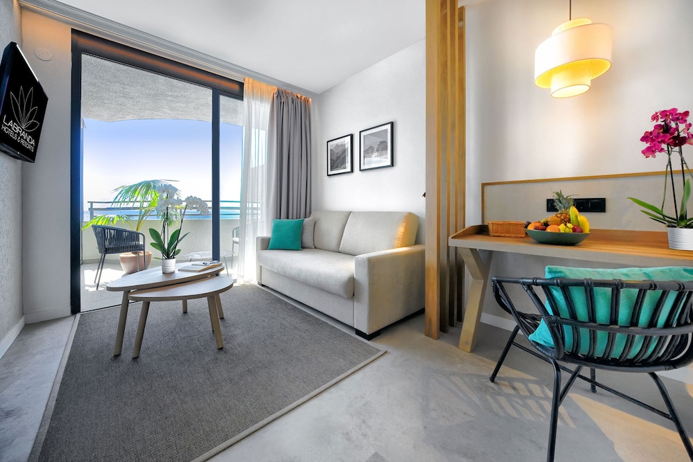Family Suite, Sea View (2 adults and 1 child, Family area)
