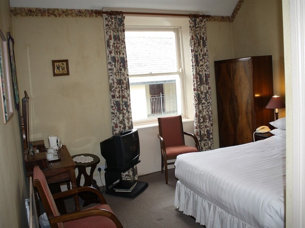 Economy Double Room, Ensuite (Side Main House) - Photo 4