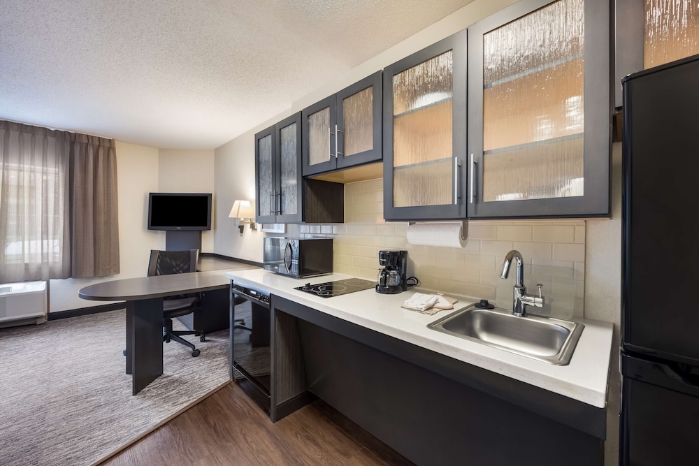 Studio Suite, 1 Queen Bed, Accessible (Mobility Tub) - Photo 7