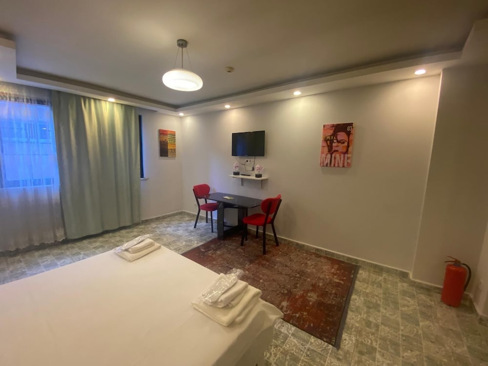 Deluxe Suite, 1 Queen Bed photo 3