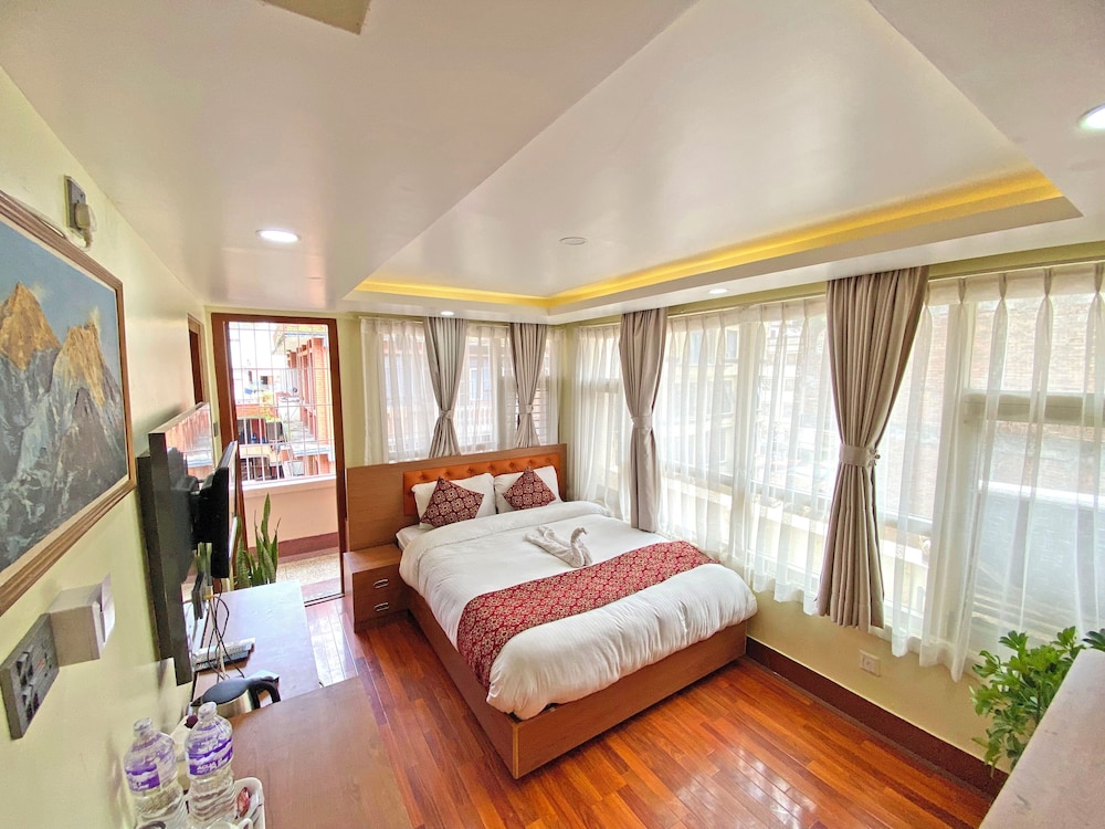 Deluxe Double Room, City View