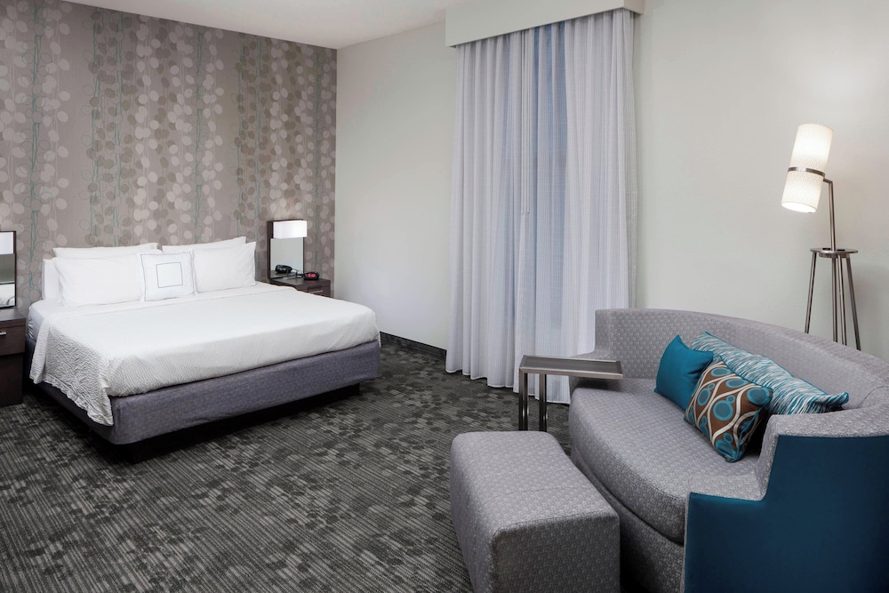 Deluxe Suite, 1 Bedroom - Photo 3