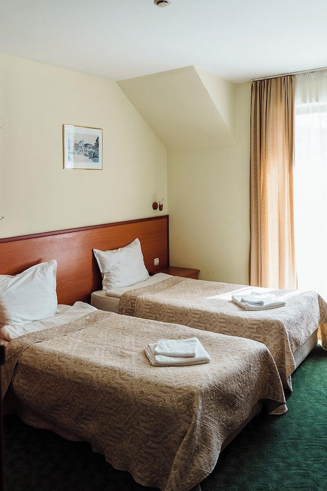 Standard Twin Room, Balcony - Photo 5