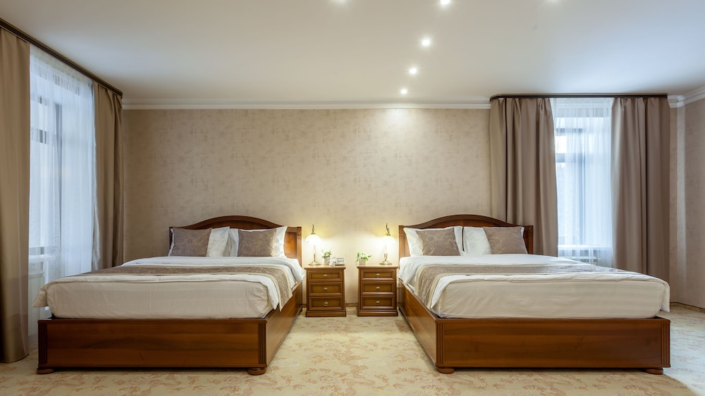 Suite (incl. SPA access 09:00AM-11:00AM)