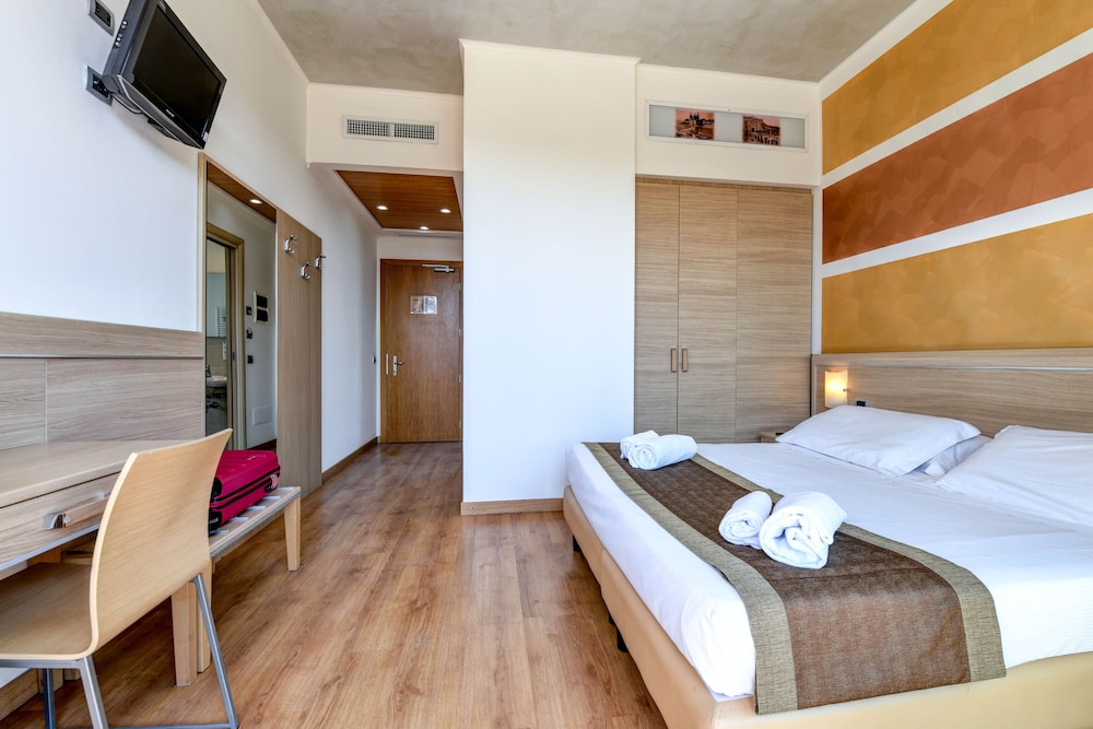 Classic Double or Twin Room - Photo 1