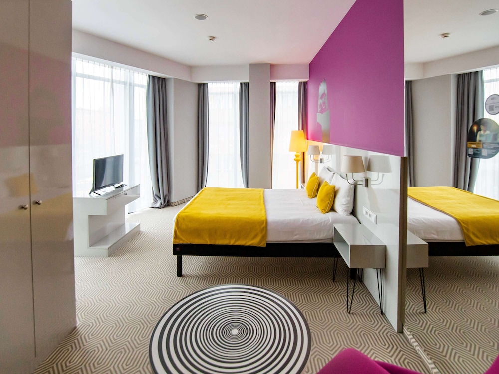 Standard Room, 3 Twin Beds photo 3