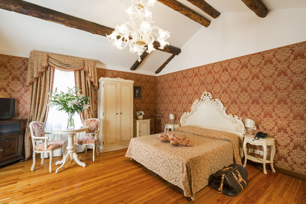 Junior Suite, Terrace, City View (Attic) photo 3