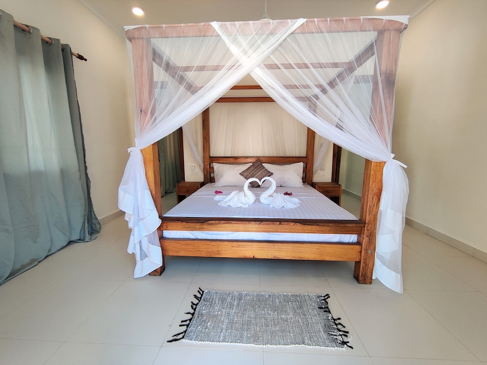 Economy Double Room, Patio, Pool View