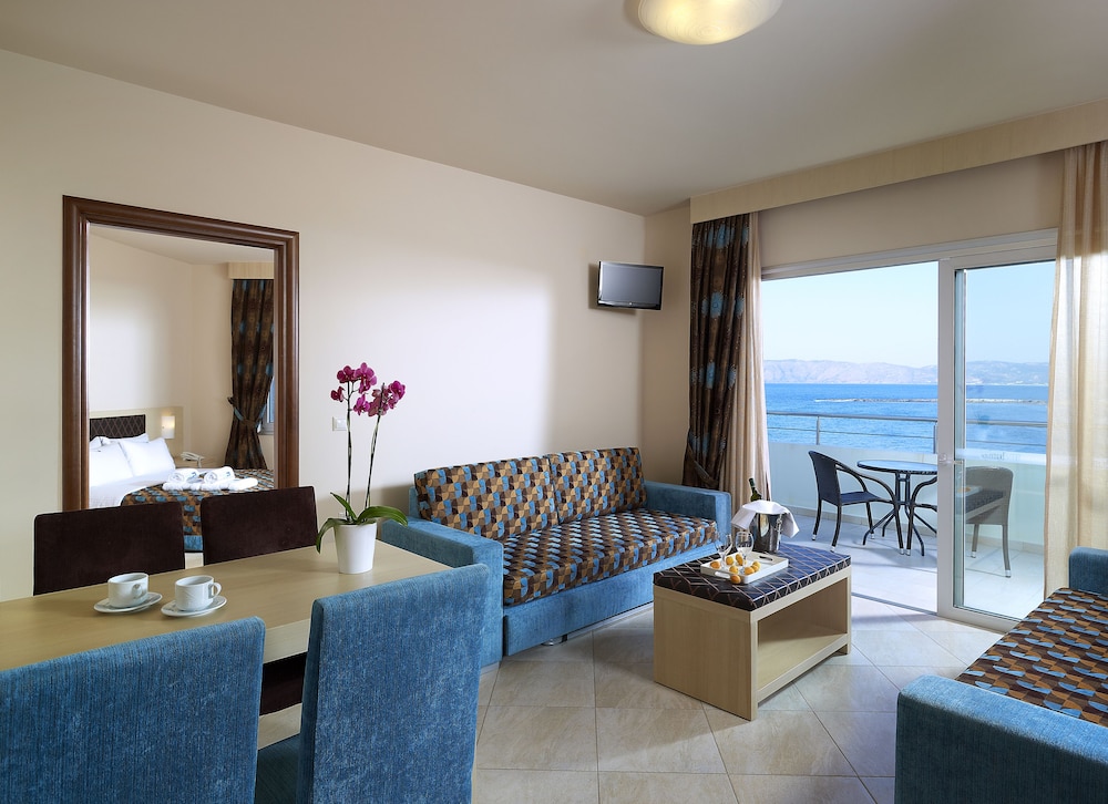Comfort Suite, 1 Bedroom, Partial Sea View photo 1