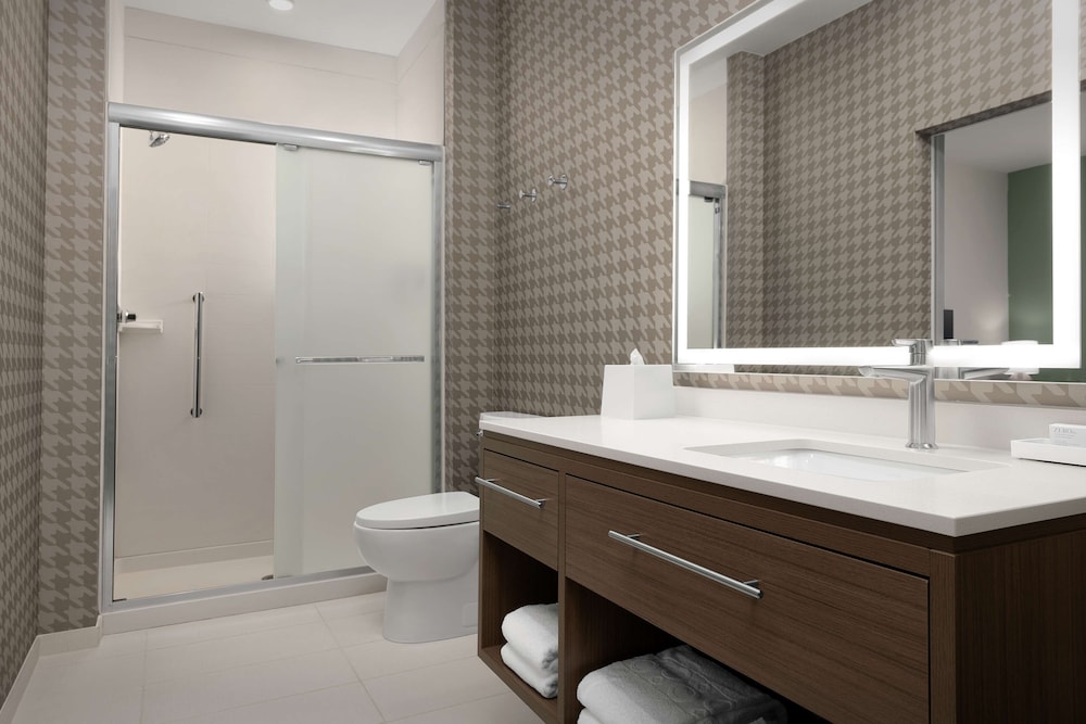Suite, 1 Bedroom - Photo 5