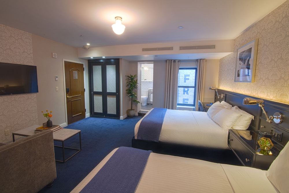 Junior Studio Suite, 2 Queen Beds