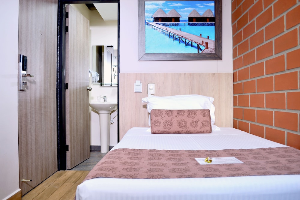 Basic Single Room photo 3