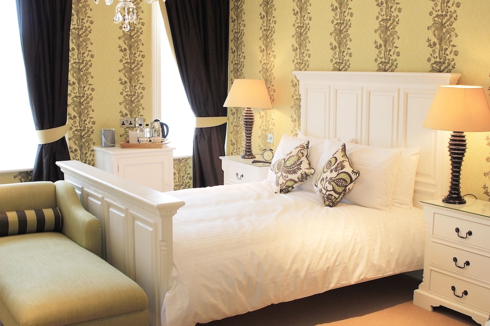Honeymoon Suite