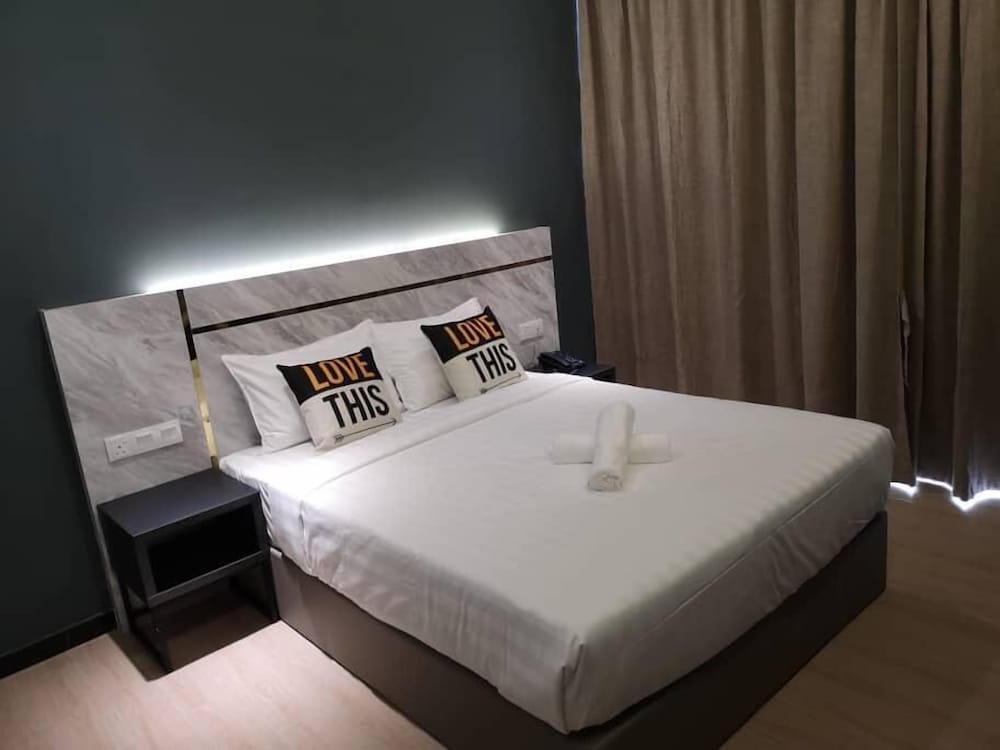 Deluxe Double Room, Large Windows photo 2