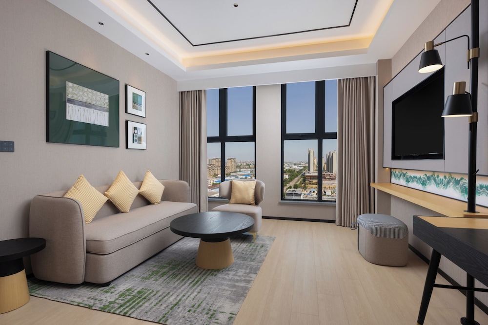 Deluxe Suite, 1 King Bed
