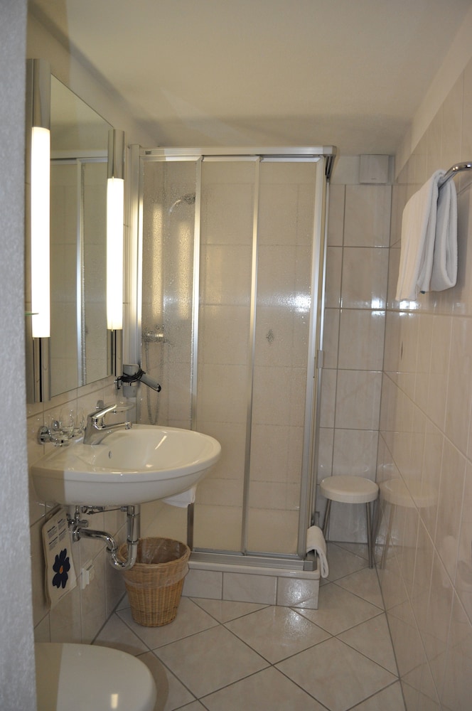 Classic Double Room, Ensuite, Mountain View, photo 6
