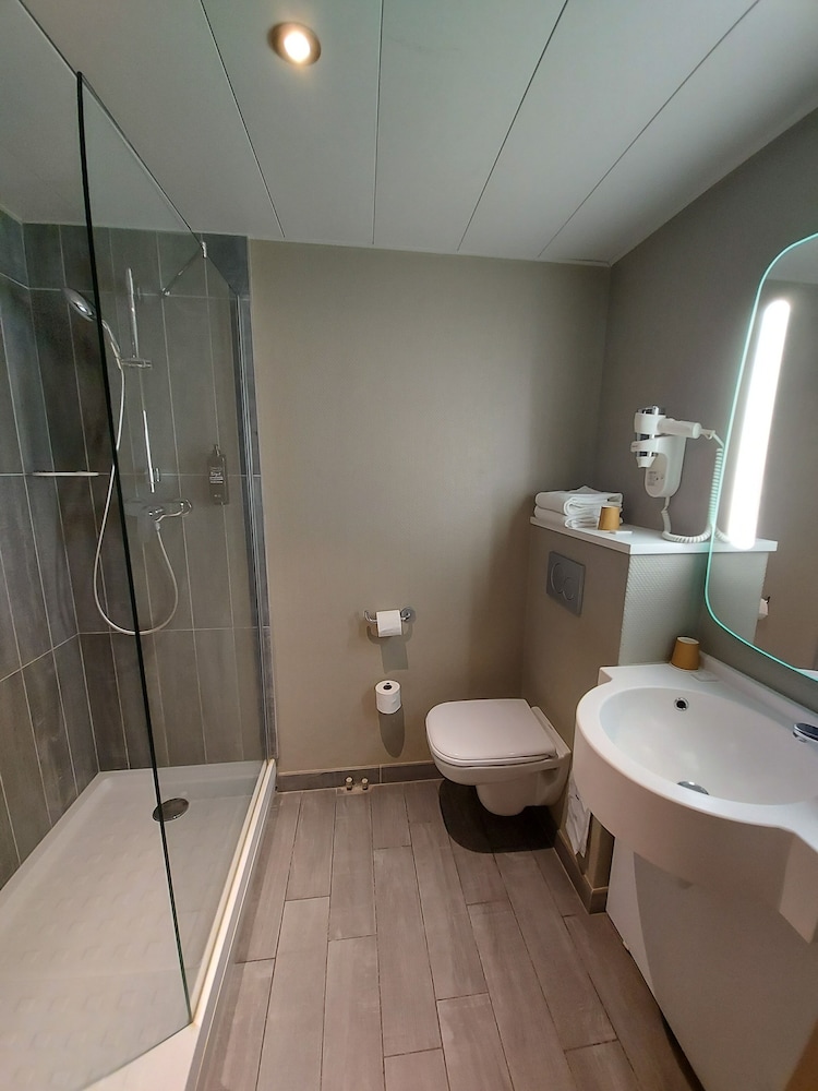 Standard Room, 2 Twin Beds - Photo 7