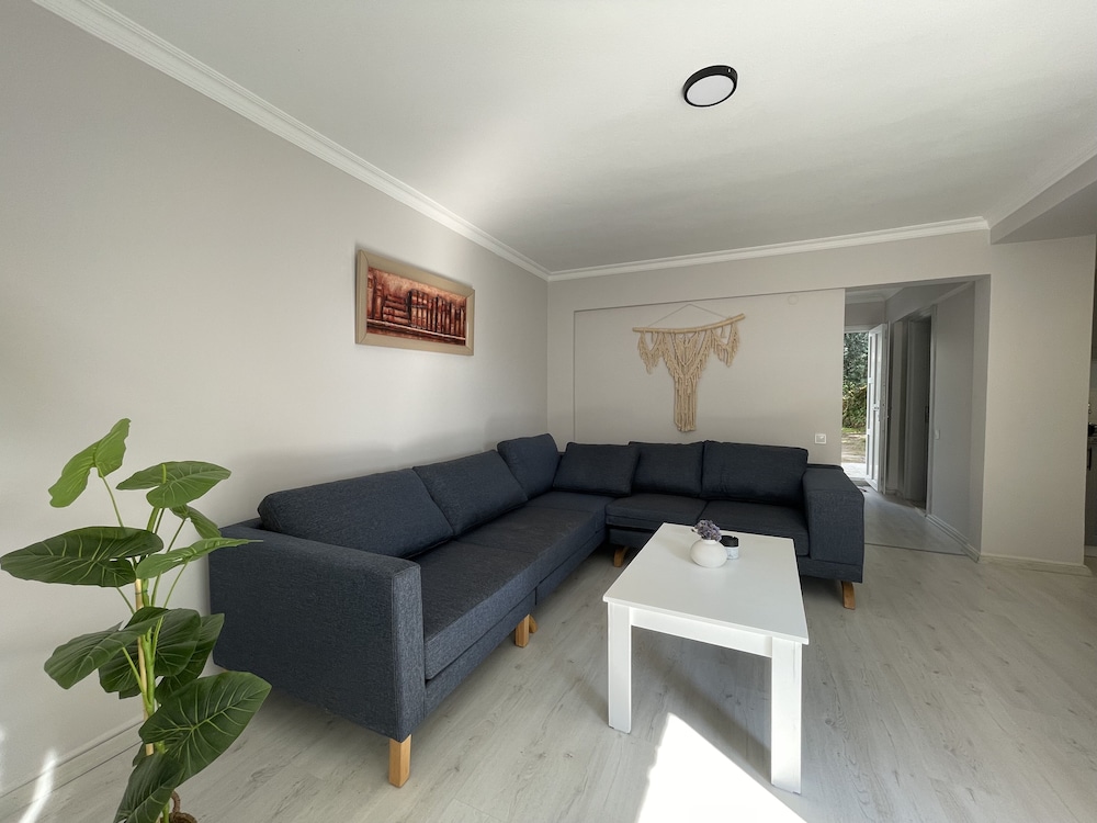 Apartment, 3 Bedrooms photo 2