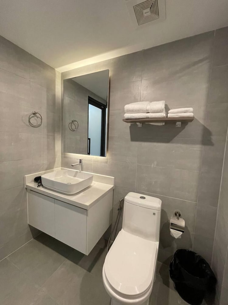 1 Bedroom photo 2