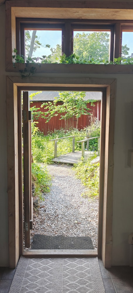 Hotel Jordkällaren, small cabin with detached private bathroom photo 1