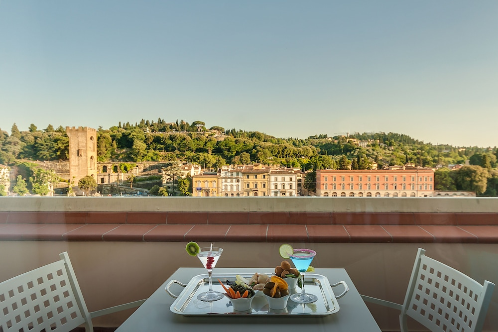 Deluxe Room, Balcony