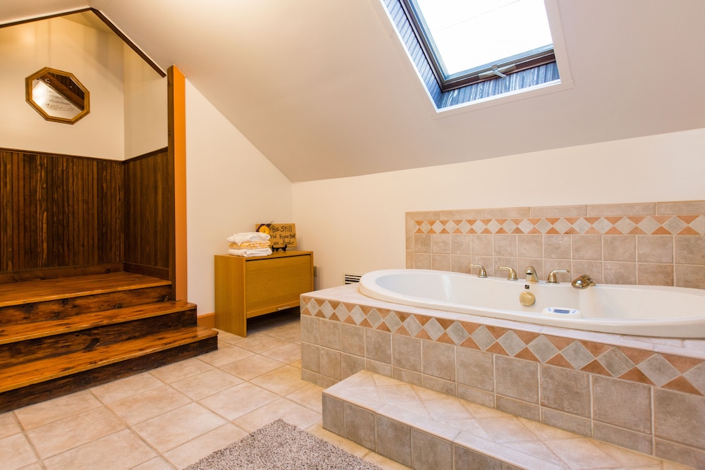 Romantic Suite, Private Bathroom photo 3