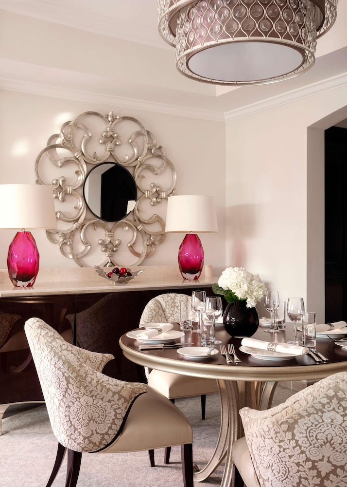 Arabian Court Prince Suite - includes DRIFT Beach Club Access, Host Service - Photo 4