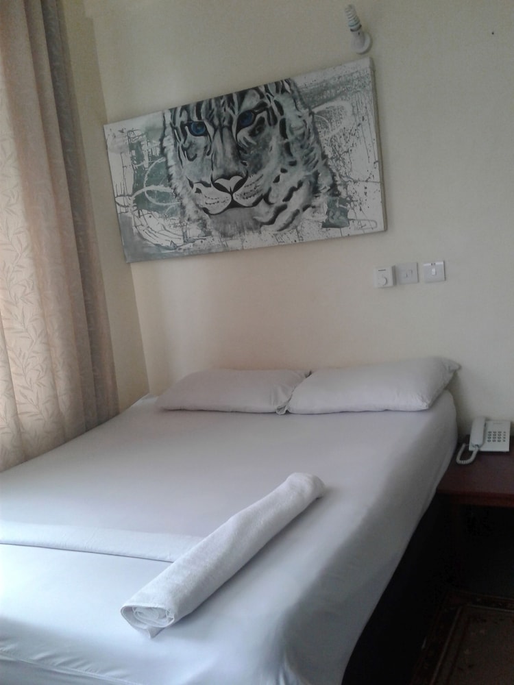 Standard Double Room, 1 Queen Bed, Non Smoking, Courtyard View
