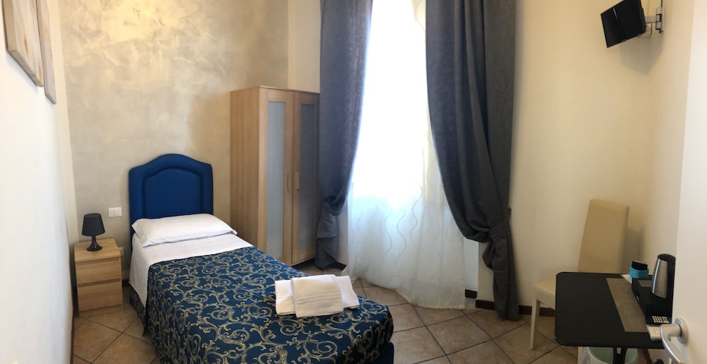 Single Room photo 2