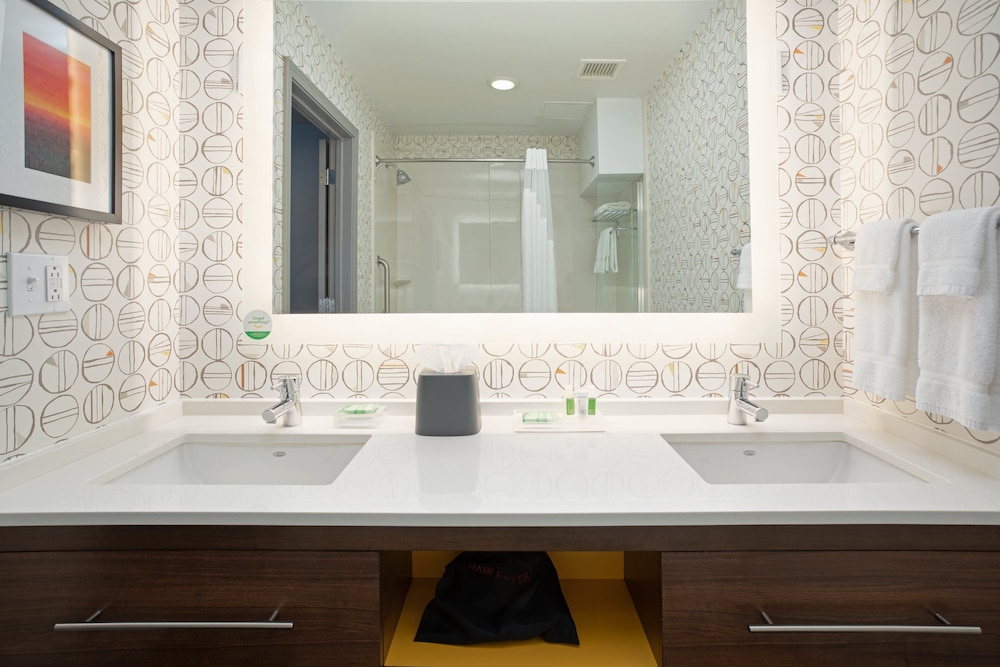Suite, 1 King Bed (Additional Living Area) - Photo 2