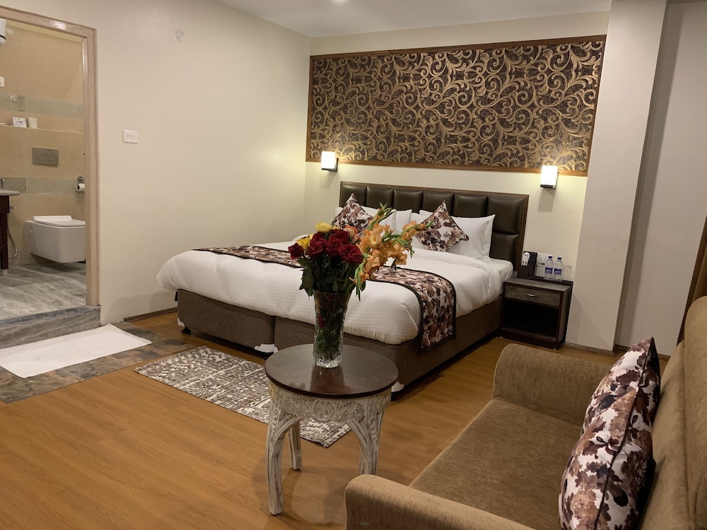 Standard Double Room, 1 King Bed - Photo 1