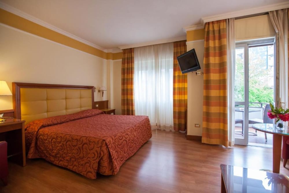 Triple Room, Garden View - Photo 1