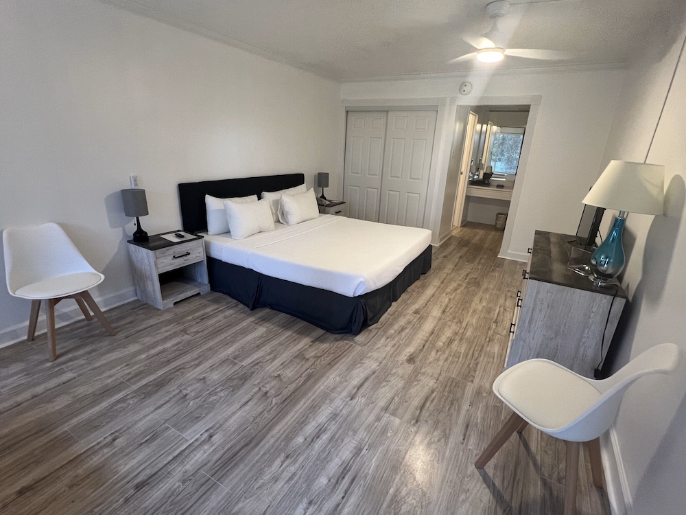 Premium Room, 1 King Bed photo 1